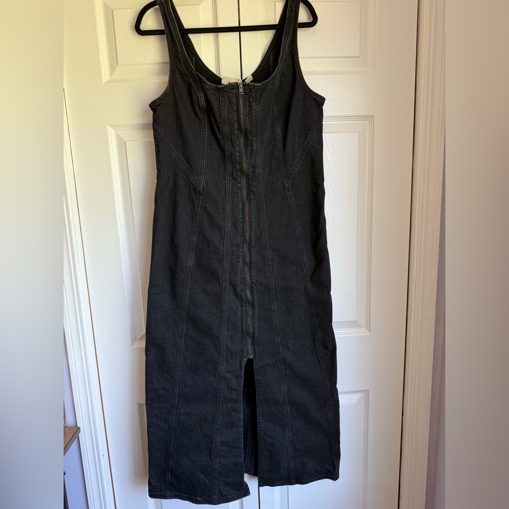 Universal Thread Black Sleeveless Zip-Front Midi Dress